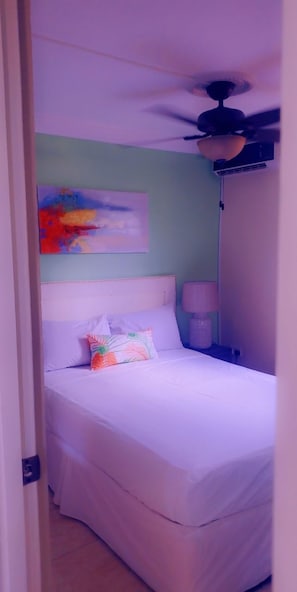 2 bedrooms, individually decorated, individually furnished, desk