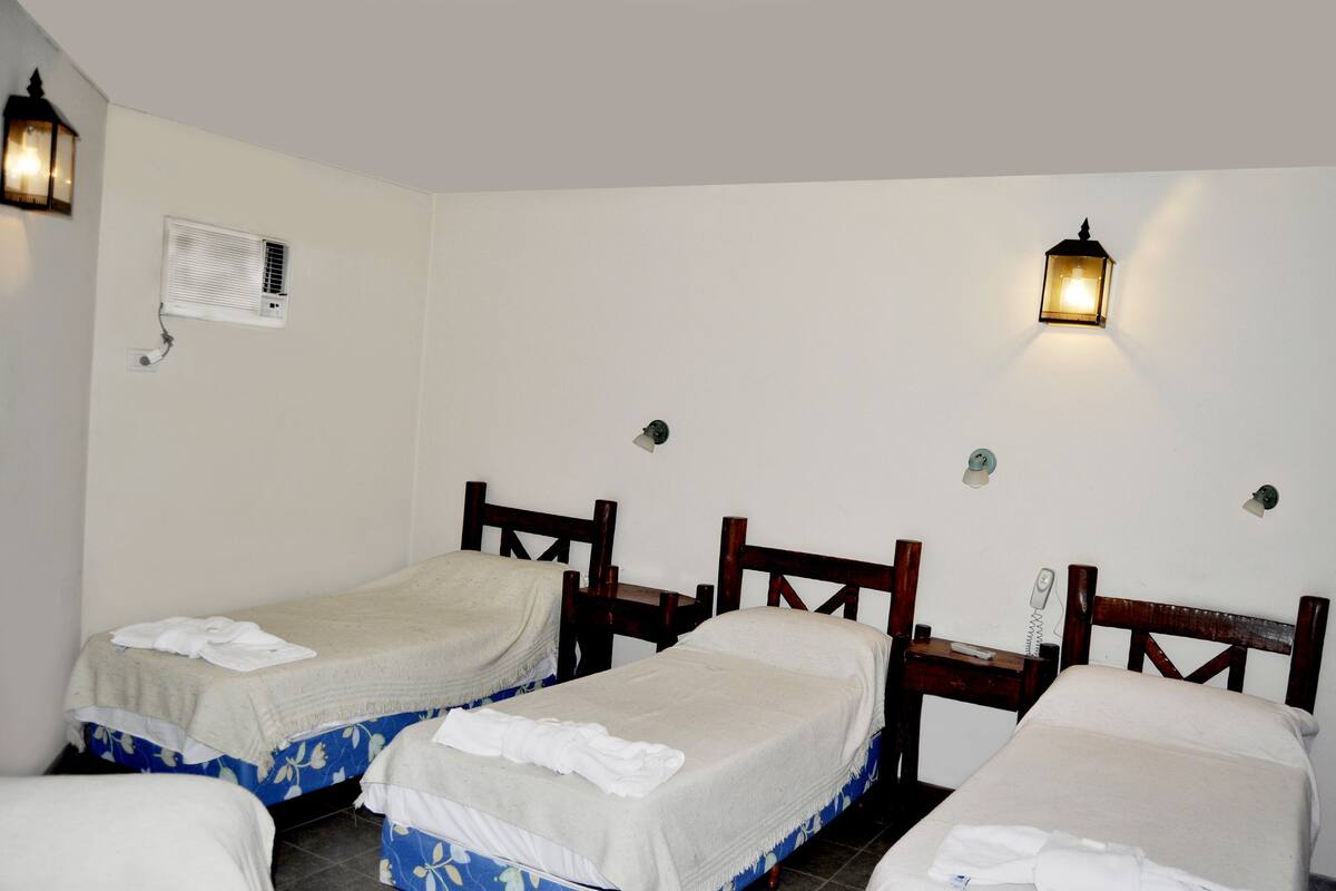 Habitación cuádruple | Camas extra y wifi gratis
