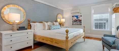 Kamar Deluks, 1 Tempat Tidur King, sudut | Seprai premium dan didekorasi berbeda-beda