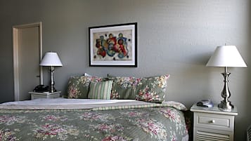Chambre Standard, 1 très grand lit | Bureau, fer et planche à repasser, lits pliants/supplémentaires