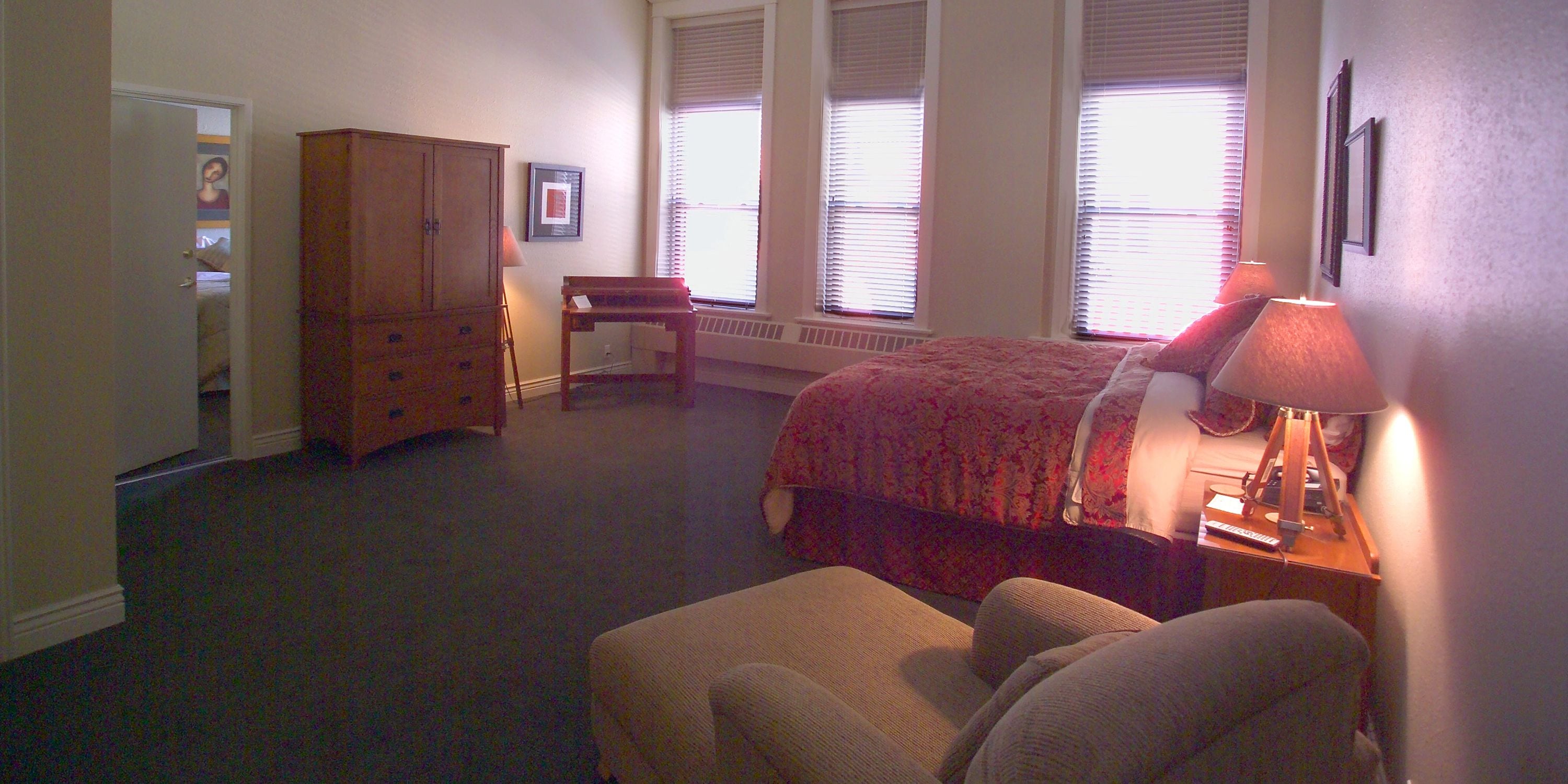 standard room, 1 king bed | desk, iron/ironing board, rollaway beds, free wifi