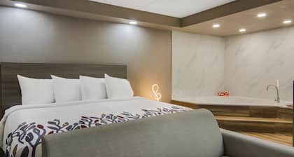 Red Roof Inn & Conference Center Chicago - Aurora/ Fox Valley