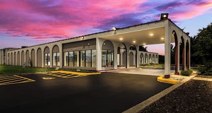 Red Roof Inn & Conference Center Chicago - Aurora/ Fox Valley