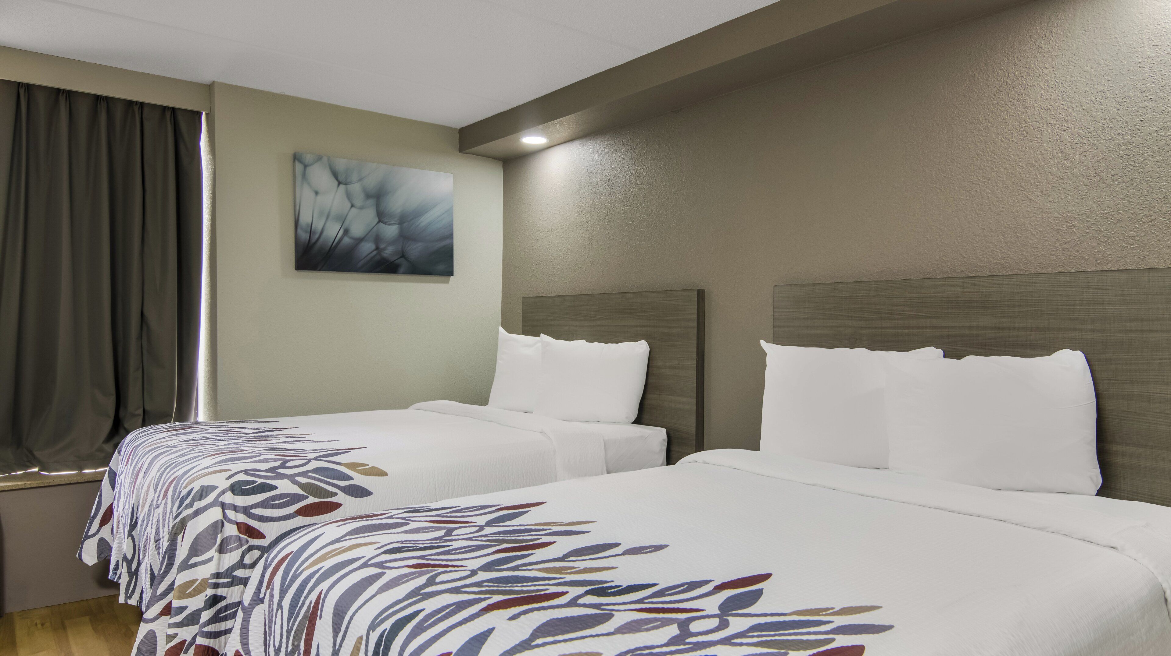 Photo - Red Roof Inn & Conference Center Chicago - Aurora/ Fox Valley