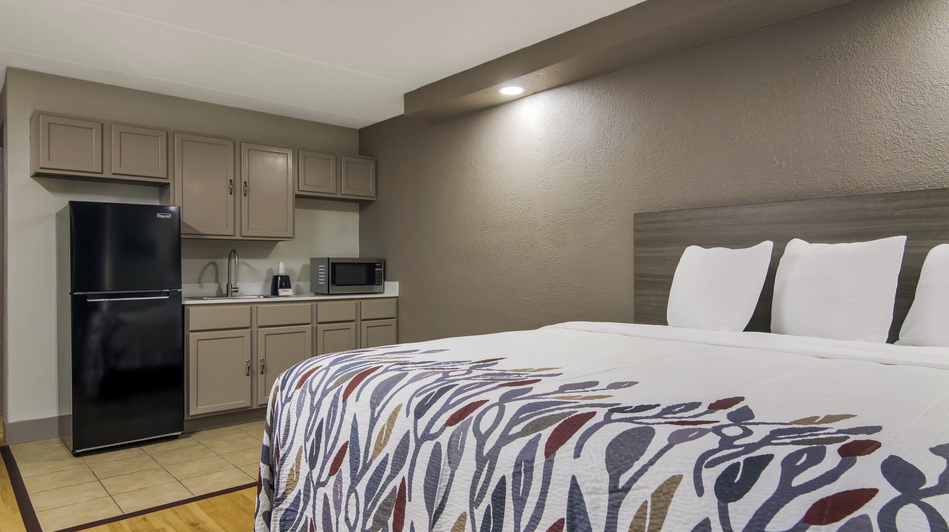 Photo - Red Roof Inn & Conference Center Chicago - Aurora/ Fox Valley