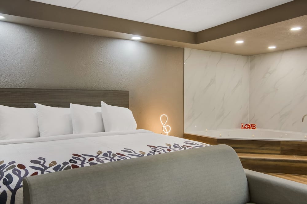 Red Roof Inn & Conference Center Chicago - Aurora/ Fox Valley