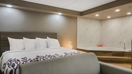 Red Roof Inn & Conference Center Chicago - Aurora/ Fox Valley