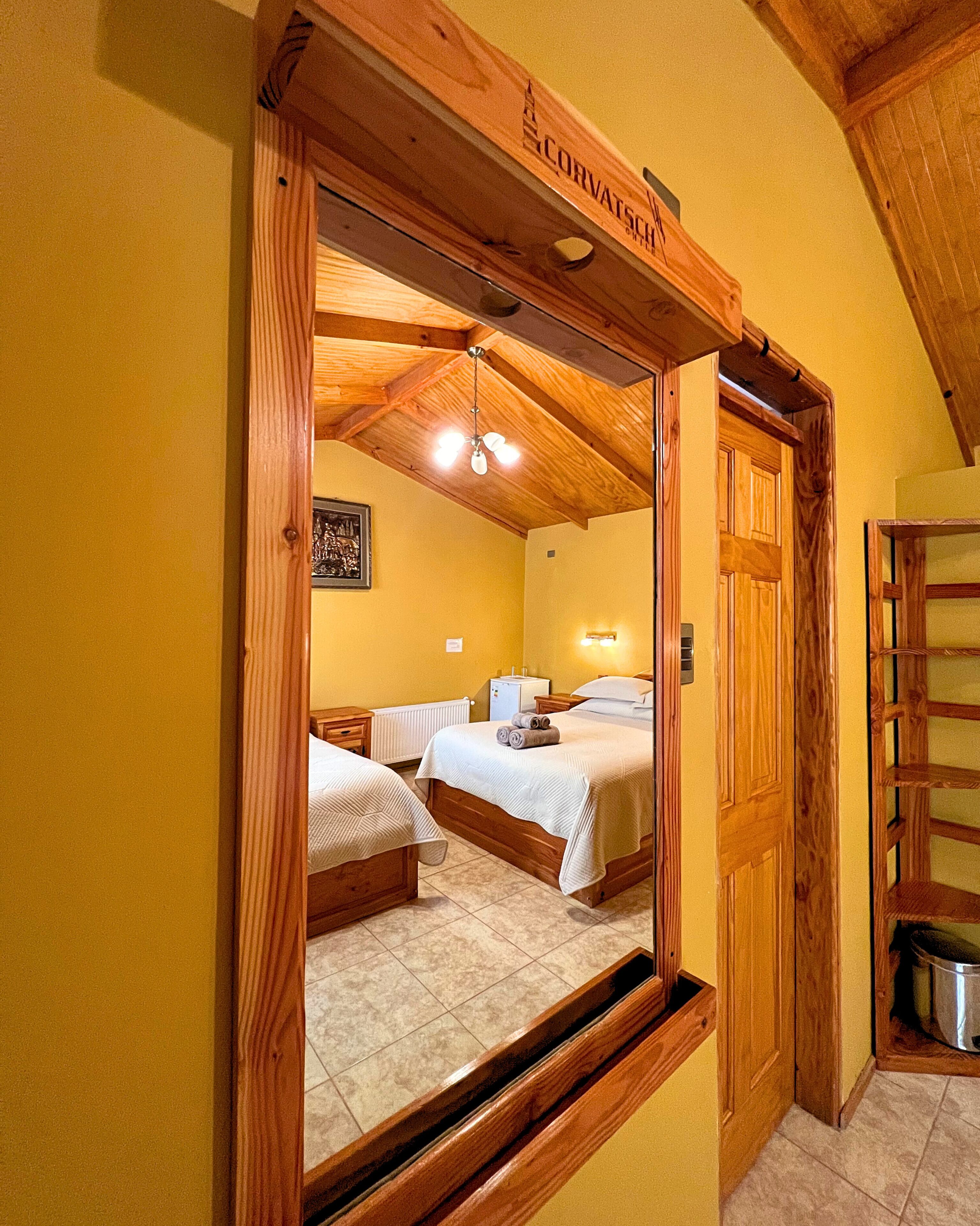 ห้องซูพีเรียดับเบิล, ห้องน้ำส่วนตัว | เครื่องนอนระดับพรีเมียม, Wi-Fi ฟรี, ผ้าปูที่นอน