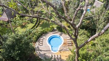 2 udendørs pools, parasoller