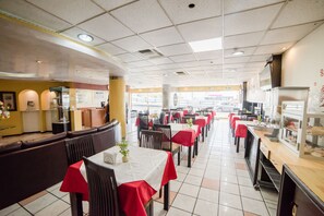 Daily cooked-to-order breakfast for a fee - Hotel Elizabeth Central (Aguascalientes)
