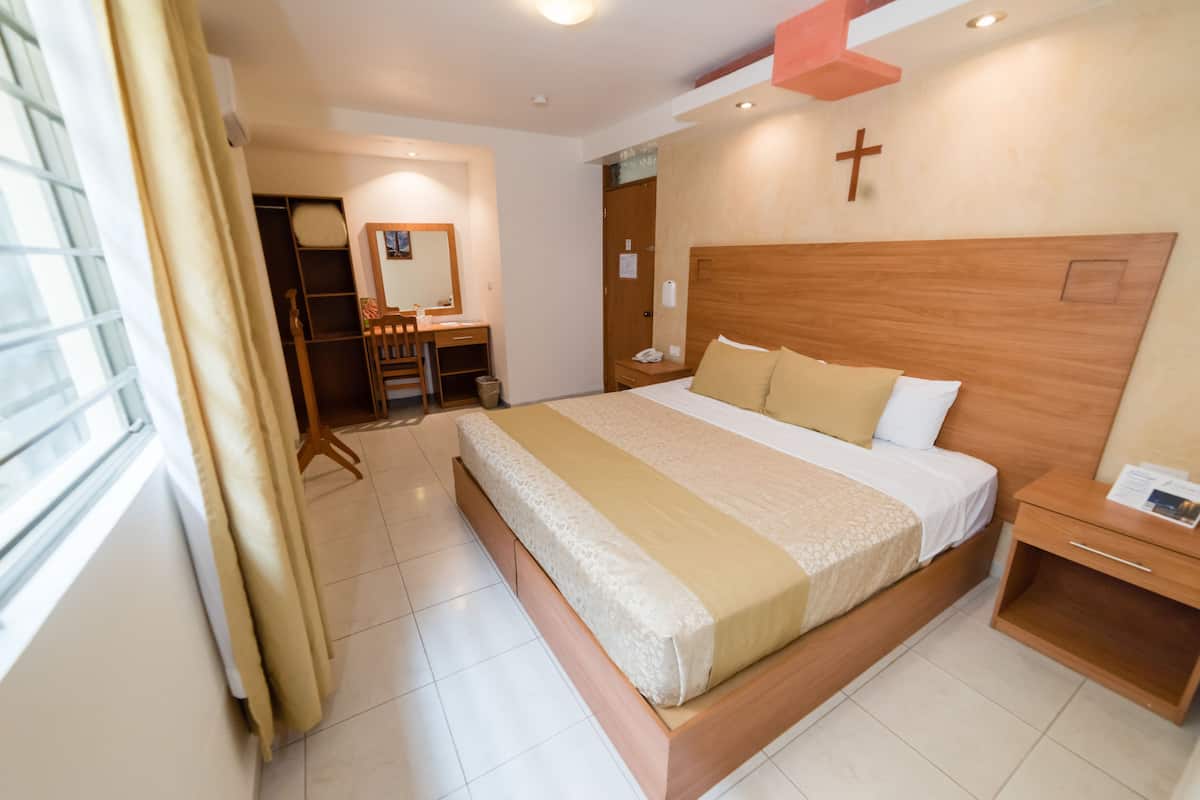 Single Room, 1 Double Bed | In-room safe, blackout drapes, free WiFi, bed sheets