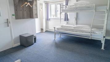 5 Bed Private Room Ensuite including Double Bed