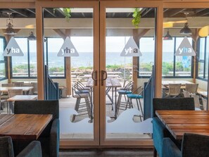 Dining - YHA Treyarnon - Hostel (Padstow)