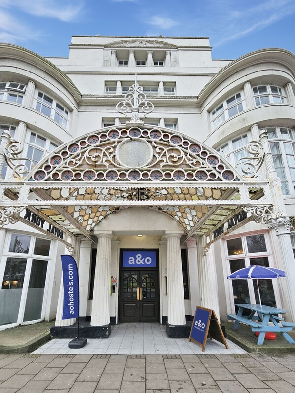 Exterior - a&o Brighton Beach (Brighton)