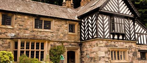 Fachada de la propiedad