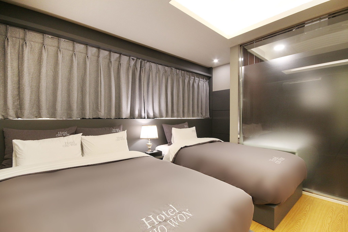Premium bedding, down comforters, memory foam beds, minibar