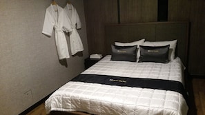 Deluxe Room | Premium bedding, free WiFi, bed sheets - Hotel The May (Busan)