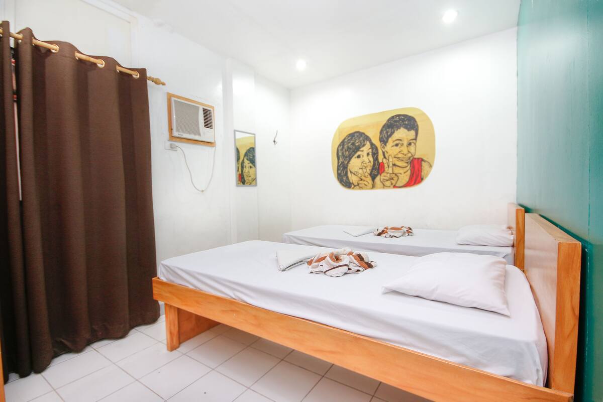 Twin Private Room Shared Bathroom  | Free WiFi