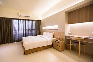 Phòng đôi Tiêu chuẩn | Bộ đồ giường cao cấp, minibar với thức uống miễn phí, bàn 
