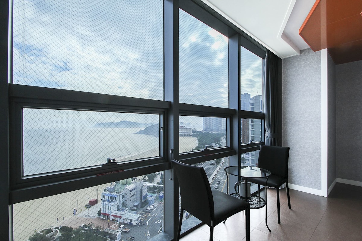 Nuri B Room, Ocean View | Seprai premium, tirai kedap cahaya, Wi-Fi gratis, dan seprai linen