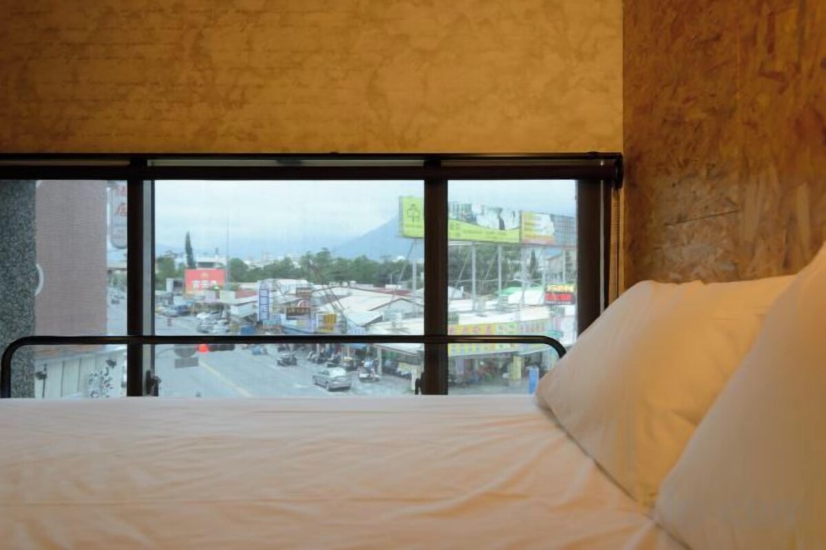 Blackout drapes, WiFi (free), bed sheets