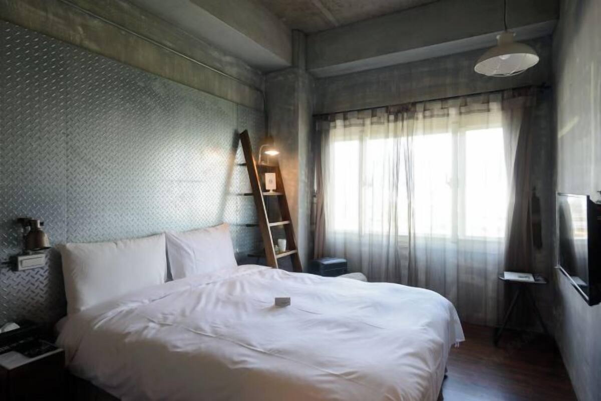 Cortinas blackout, Wi-Fi de cortesia, roupa de cama