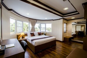 Deluxe Room | Minibar, desk, rollaway beds, free WiFi