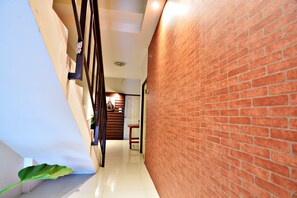 Entrada al alojamiento