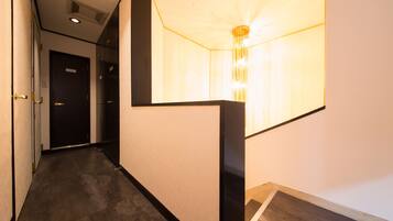 Suite Room, Non Smoking (6 Single beds and 2 King beds) | Staircase