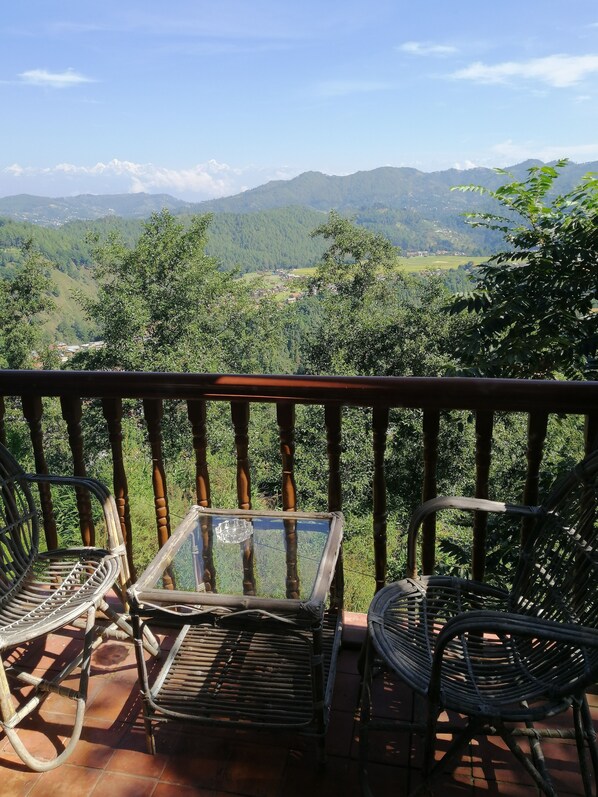 Se sirven desayunos, comidas, cenas y cocina local 