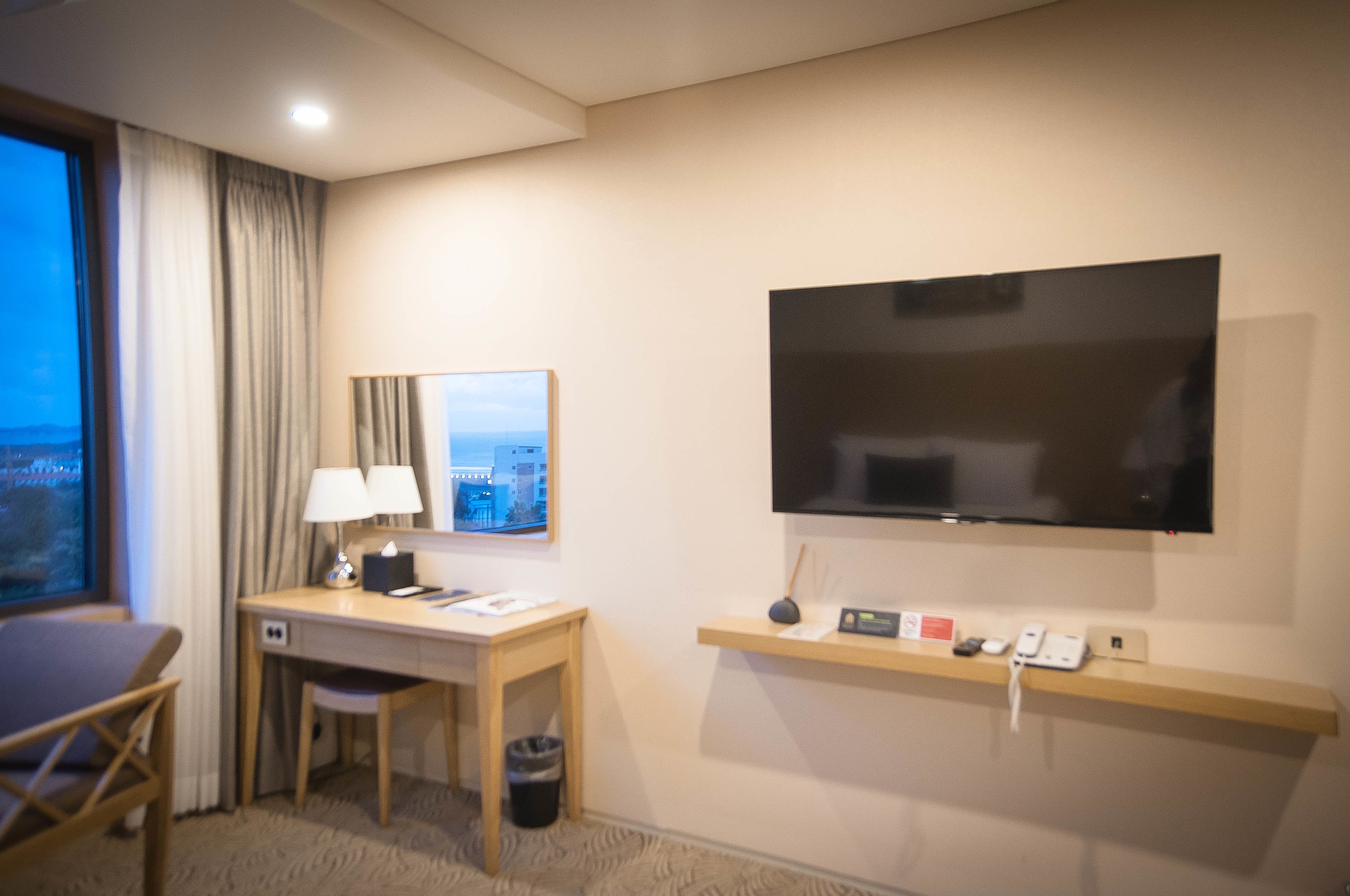 1 bedroom, premium bedding, in-room safe, desk