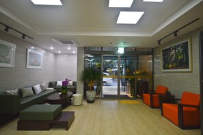 Lobby - Benikea Jungmun Hotel (Seogwipo)