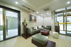 Sala de estar en el lobby