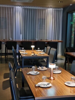 Restaurant - Benikea Jungmun Hotel (Seogwipo)