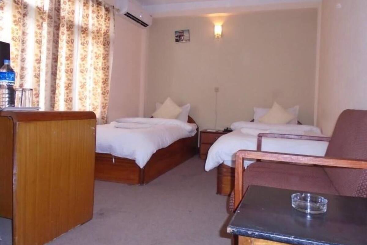 1 Schlafzimmer, Pillowtop-Betten, Zimmersafe, Schreibtisch
