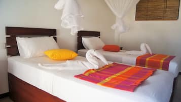 Deluxe Twin Room, Ocean View | 1 bedroom, premium bedding, in-room safe, desk