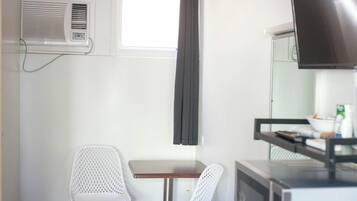 Chambre Double | Décoration personnalisée, ameublement personnalisé, bureau