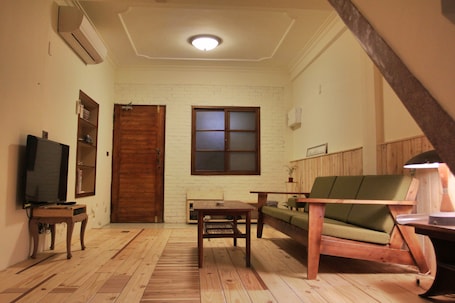 Signature House, 1 Bedroom, Non Smoking, City View | Room amenity. Adore Tainan - Adore House