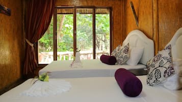 In-room safe, free WiFi, bed sheets