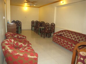 Check-in/check-out kiosk - Kedareswar Bed and Breakfast (Varanasi)