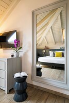 Suite Superior, 1 camera da letto, cucina | Copriletto in piuma, materassi a doppio strato, una scrivania