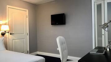 Premier Double Room | 1 bedroom, desk, free WiFi