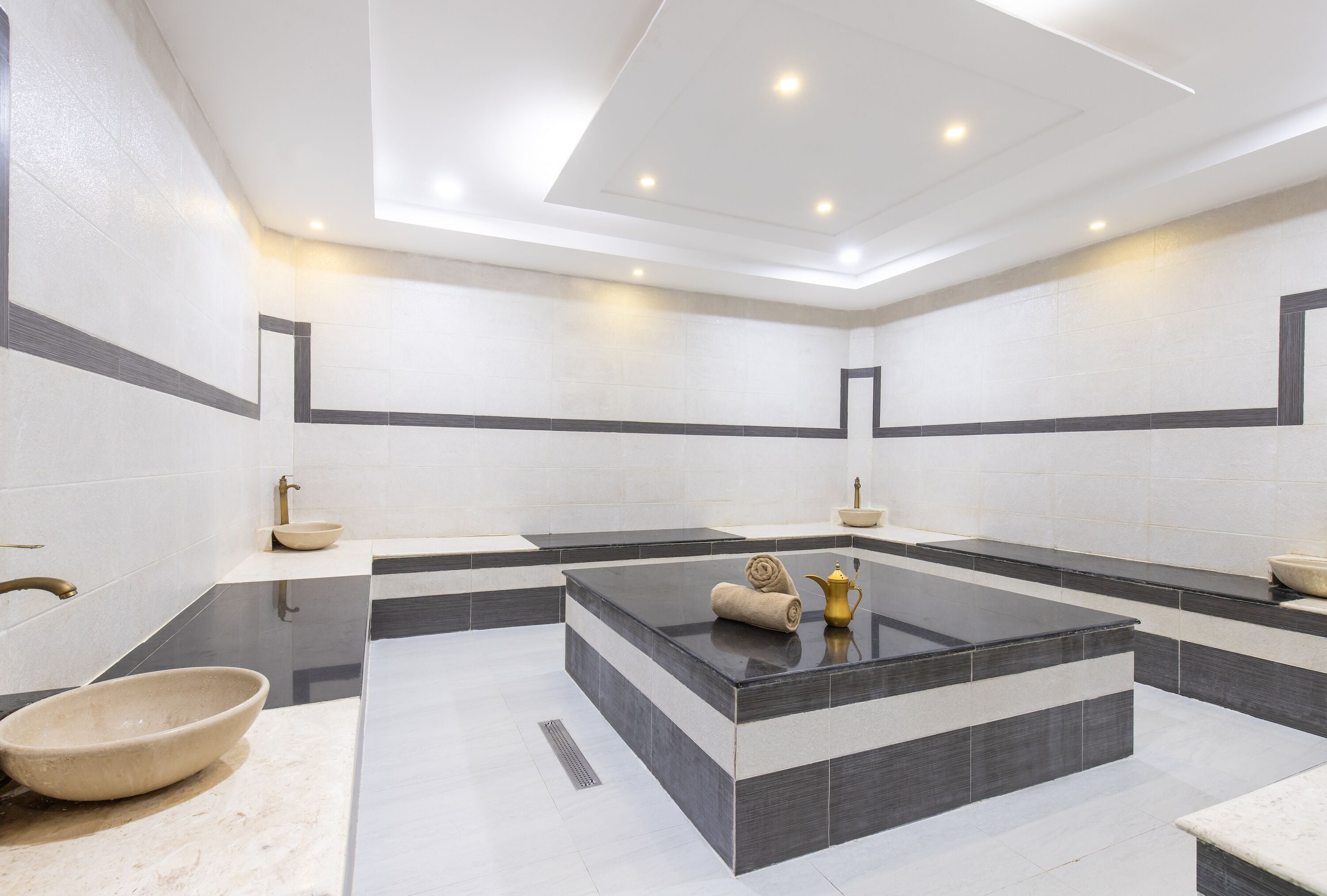 Couples treatment rooms, prenatal massages