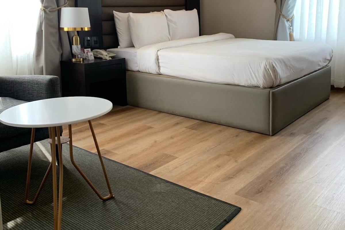 1 bedroom, premium bedding, in-room safe, desk