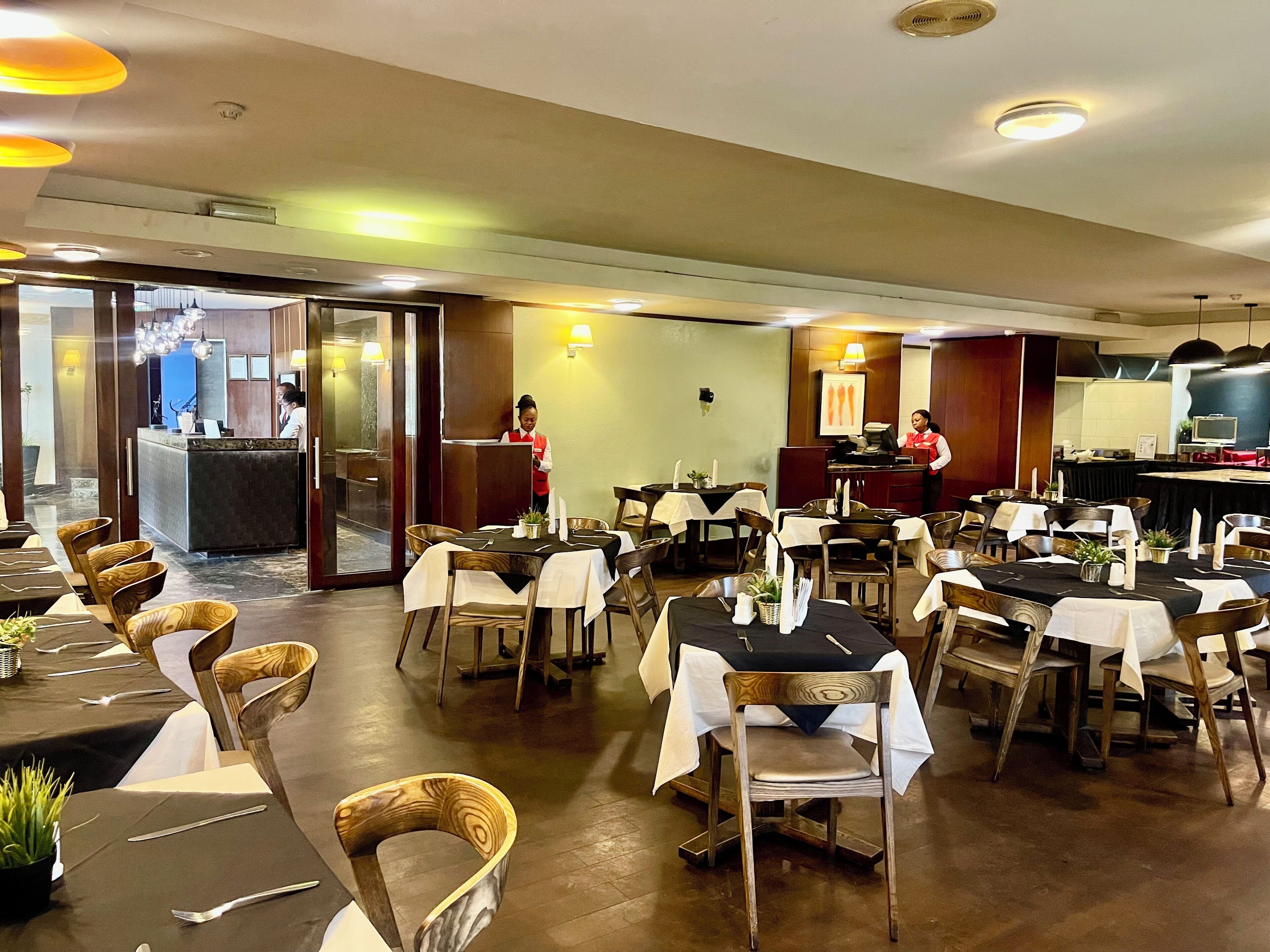 lunch and dinner served, international cuisine