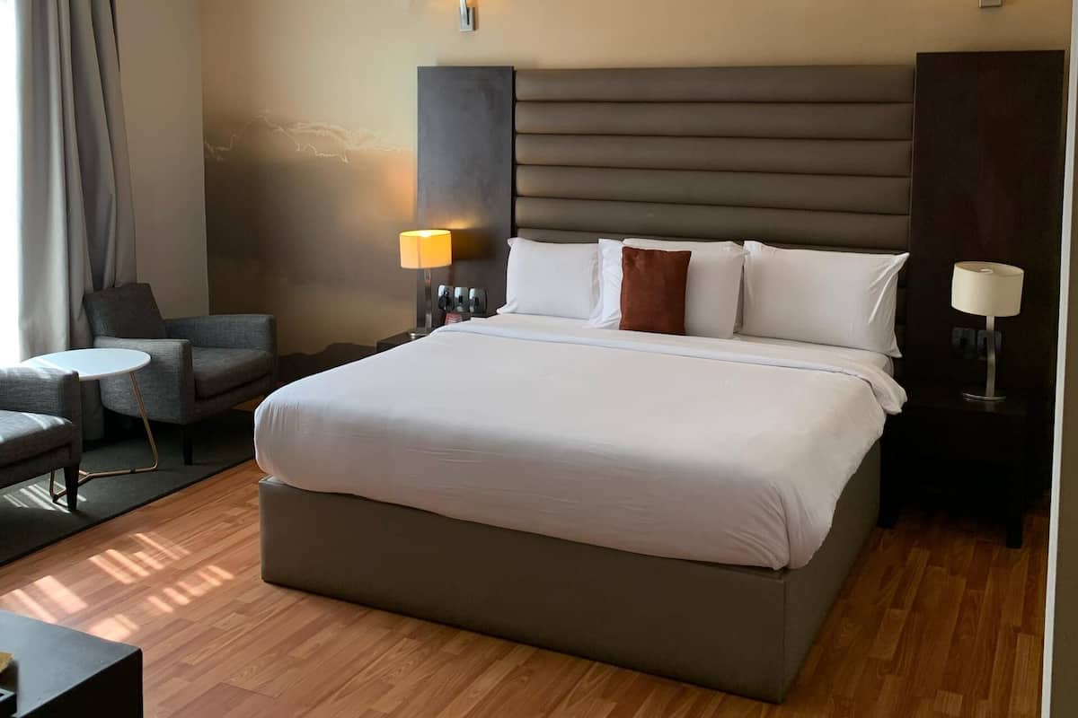 1 bedroom, premium bedding, in-room safe, desk