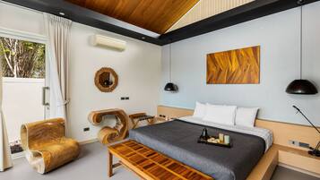 Premium bedding, in-room safe, individually decorated