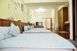 Quarto família | Escrivaninha, quartos à prova de som, camas extras/dobráveis (sobretaxa)