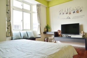 Deluxe Double Room | Desk, soundproofing, rollaway beds, free WiFi - Feng's B&B (Hualien City)