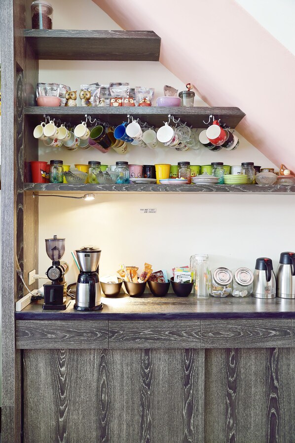 Dining - Feng's B&B (Hualien City)